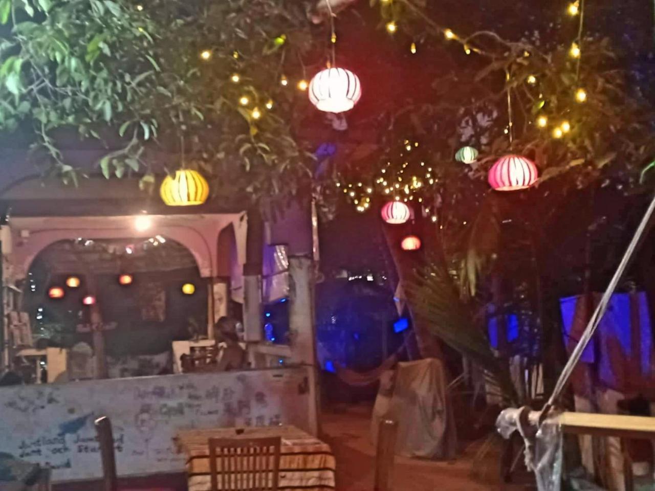 Bunkd Hostel, Анжуна Экстерьер фото